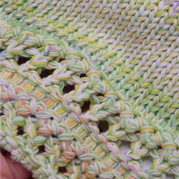 Zara crochet halter cropped top - Picture 4 of 4